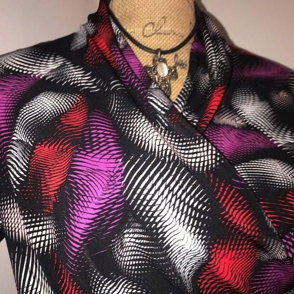 Vince Camuto Multi Color Design Front Wrap Top - Picture 8 of 8